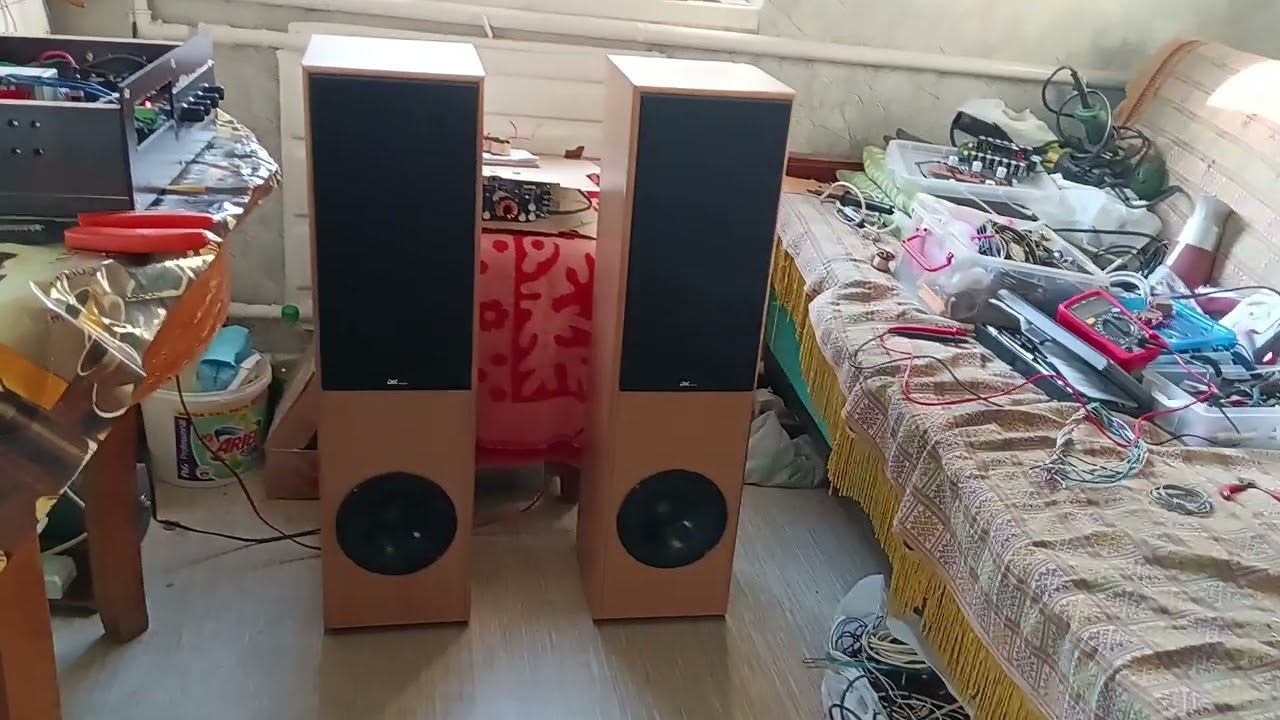 bare sound of a D-class amplifier on a TDA7498e chip.