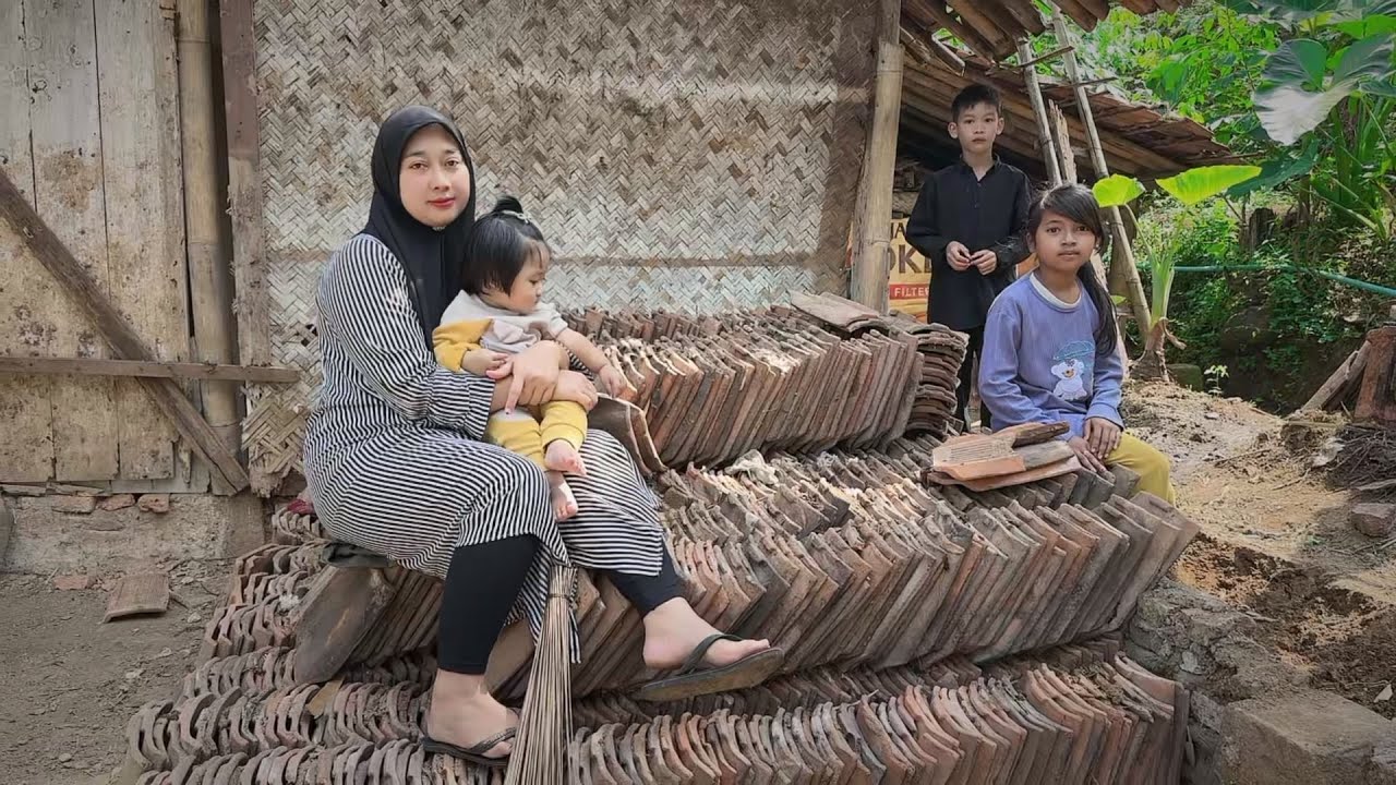 BERSEDIH !! TEH TUTI JANDA CANTIK ANAK TIGA SERING MENANGIS BILA TERINGAT ALMARHUM EMAK DAN BAPAK