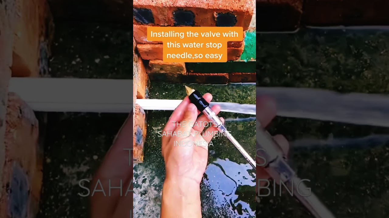 INSTALLING THE VALVE PPR PIPE WITH THE WATER STOP NEEDLE. 