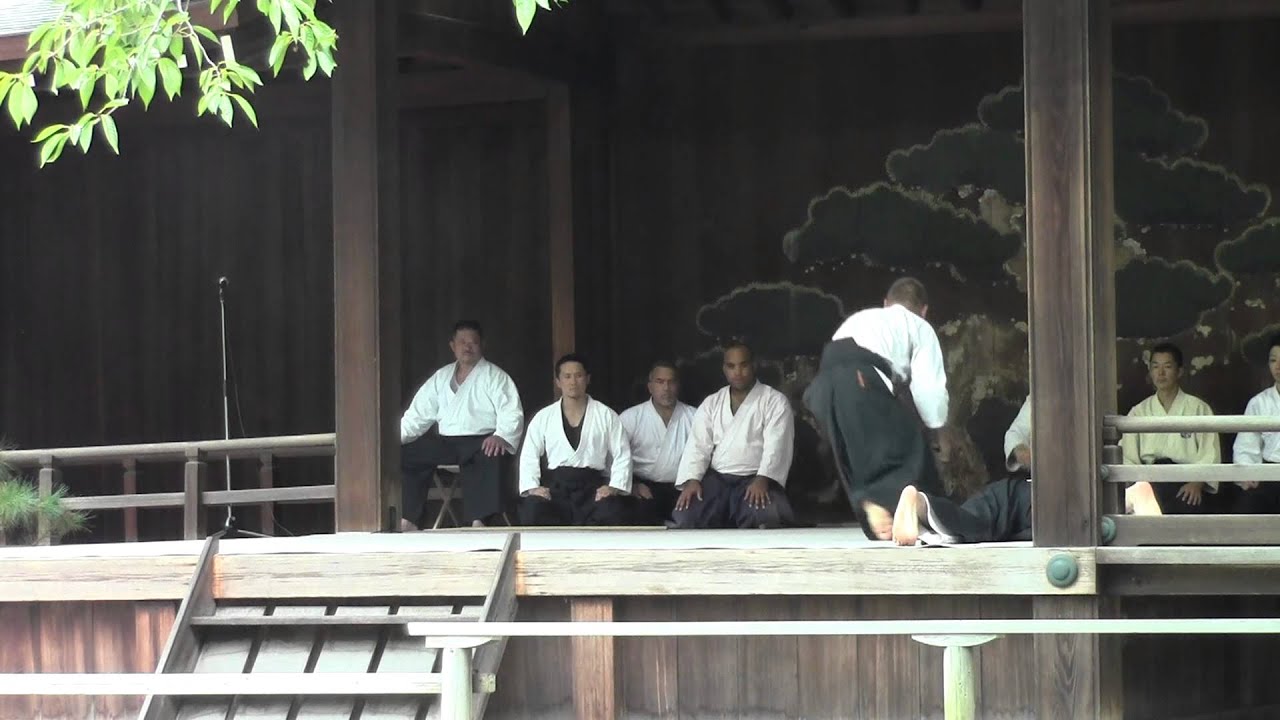 Iwama Shinshin Shurenkai Yasukuni jinja septembre 2013 (岩間