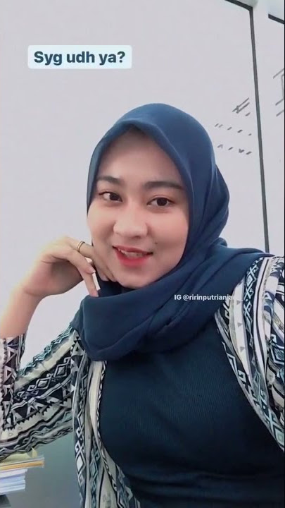 TIKTOK  jilbab pamer gunung gede UHH
