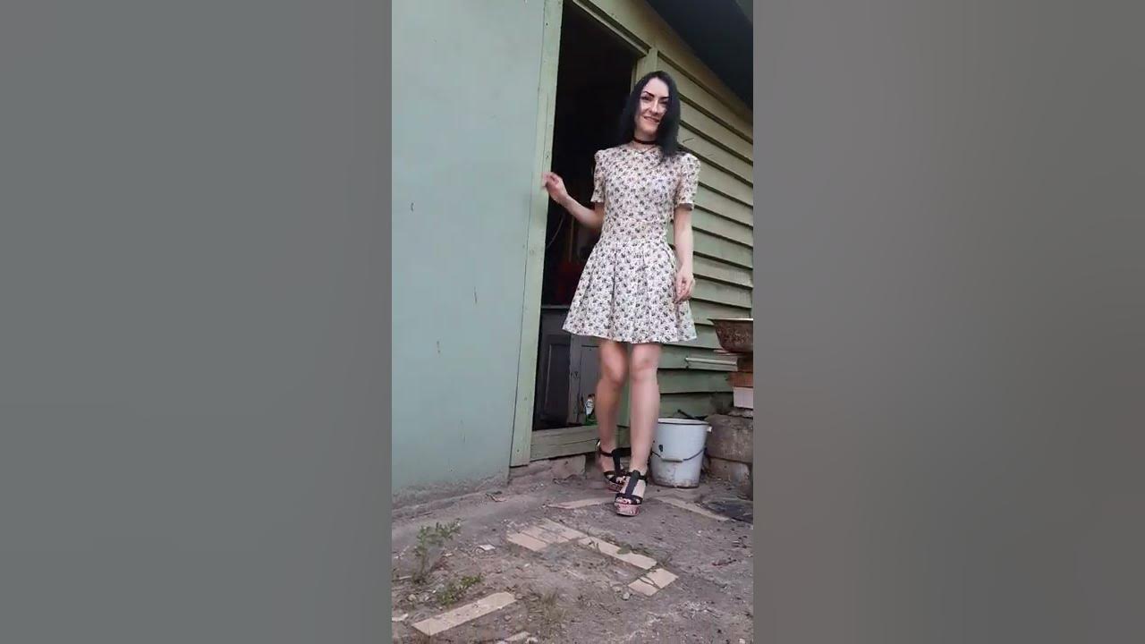 Села на бутылку - YouTube