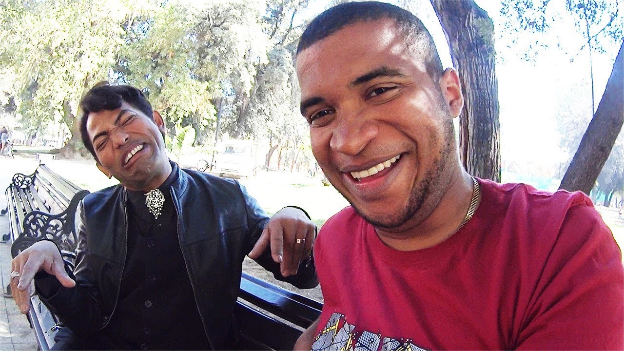 ESTE HOMBRE TIENE UN GRAN TALENTO