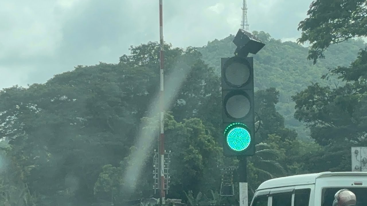 3037 Giriulla Road Level Crossing in Western Province and Sri Lanka ...