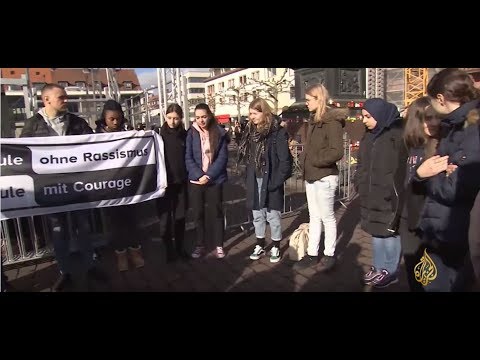 هجوم #ألمانيا المزدوج.. مكان الجريمة يتحول إلى ساحة عزاء
