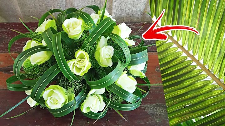 Easy Flower Arrangement | Coconut Leaves + Springery + Rose - DayDayNews