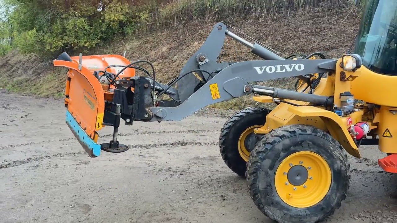 Hjullastare + 3 redskap Volvo L30G