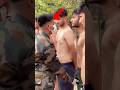 لماذا يفحص الجيش خصيتك