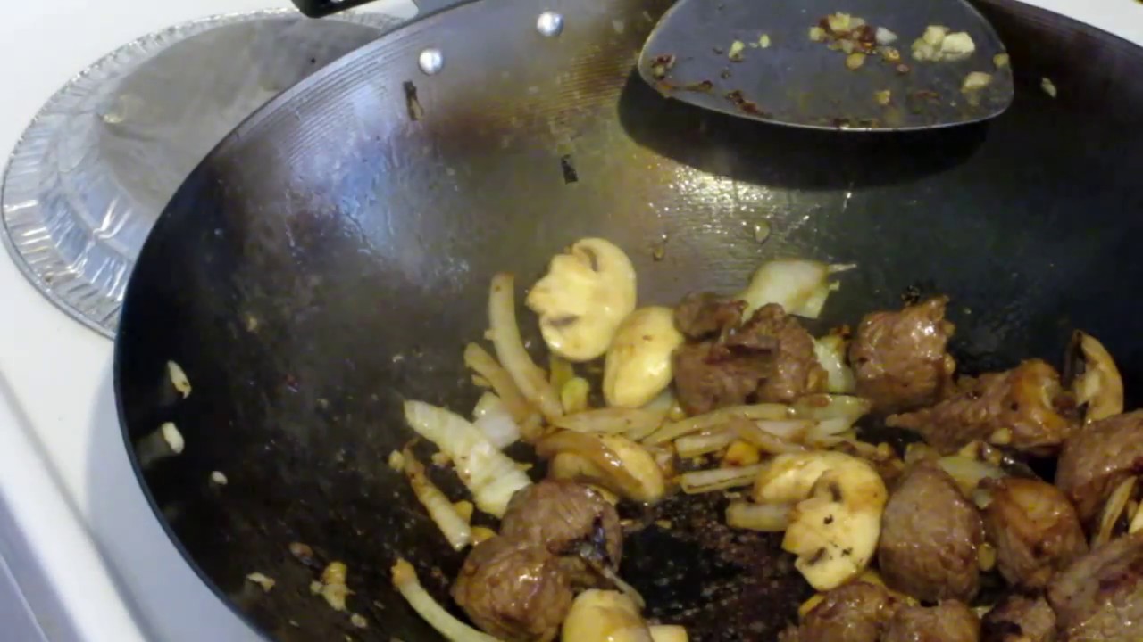Chinese Beef Steak And Mushroom Wok Stir Fry (Traditional Chinese