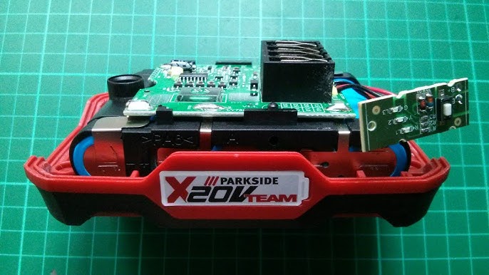 je monte une batterie LIDL PARKSIDE X20VTEAM de 7 ah aliexpress pour 42€ I  mount battery of 7 ah 