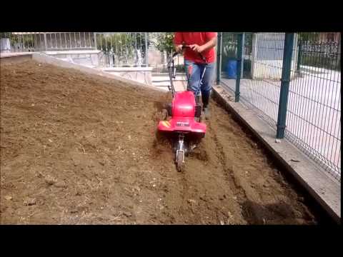 Filmato preparazione terreno x la semina youtube Preparazione terreno per semina prato