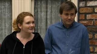 Coronation Street - Fiz Stape & Sally Webster Argue In The Street (12th November 2009)