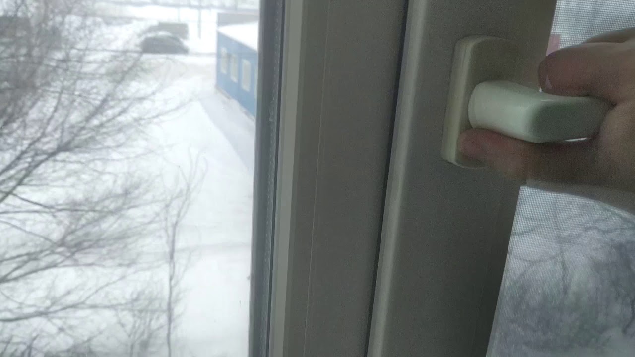 Как открыть окно с улицы без повреждений