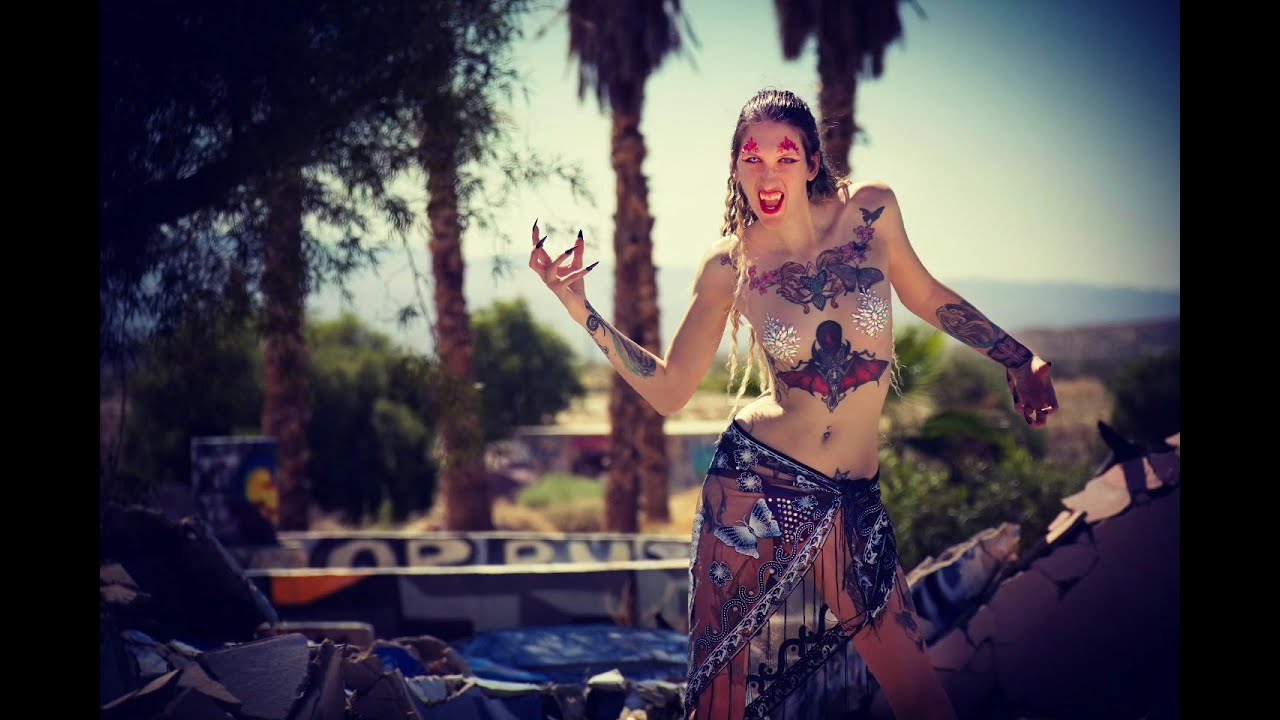 Saphira_The_Forsaken  Smoking Video