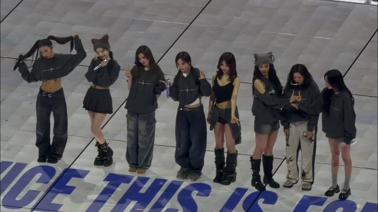 251101 Encore - ME+YOU + Talk That Talk + Ending Ment - TWICE 'THIS IS FOR' Sydney Day 1 (17)