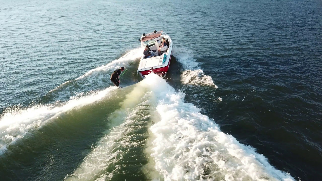 4K UHD 20171005 LacLabelle BoatSurfing Chad2