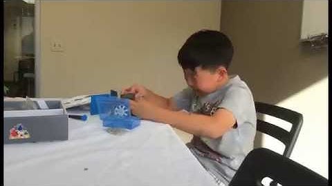 [Robolink] Student making Robot in 25 seconds