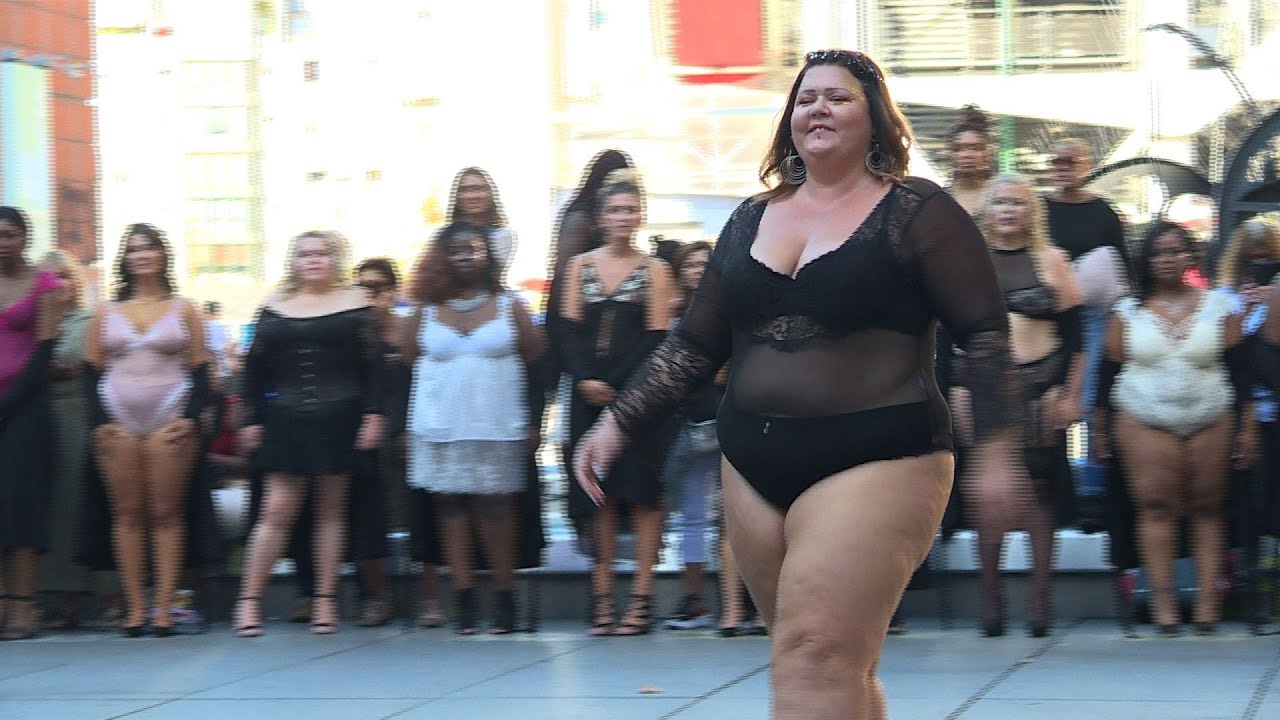 Ø¹Ø±Ø¶ Ø£Ø²ÙØ§Ø¡ ÙÙ Ø¨Ø§Ø±ÙØ³ ÙÙØ³Ø± Ø§ÙÙÙØ§ÙØ¨ Ø§ÙÙÙØ·ÙØ© ÙÙØ¬ÙØ§Ù Afp Youtube