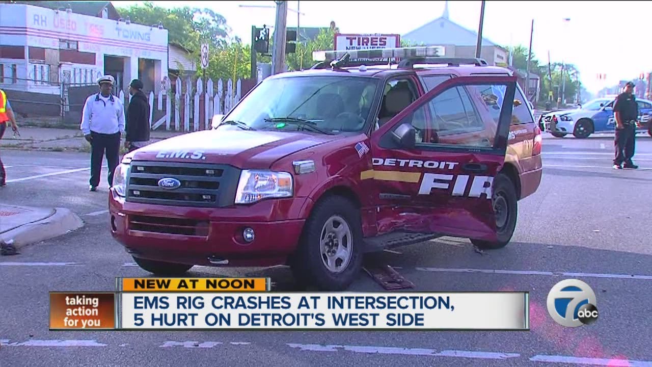 5 hurt in EMS rig accident - YouTube