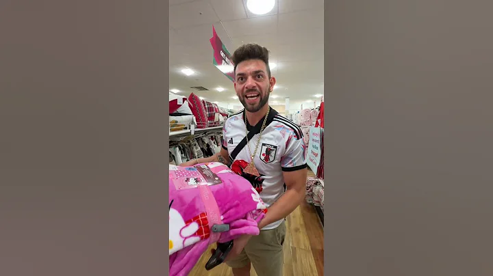 She wants it back.. #hellokitty #hellokittyhunt #couple #sanrio #shopping #christmas #cute #store