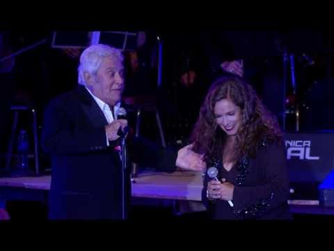 Chico Novarro y Sandra Mihanovich "Algo contigo" - Vendimia 2014 (HD)