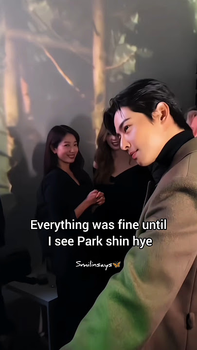 Park shin Hye reaction after watching Cha Eun-woo ๐ฏ #smilinsays #astrochaeunwoo