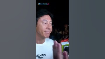 MOMEN HARU RATUSAN SUPORTER ANTARKAN KEPERGIAN SHIN TAE-YONG DI BANDARA