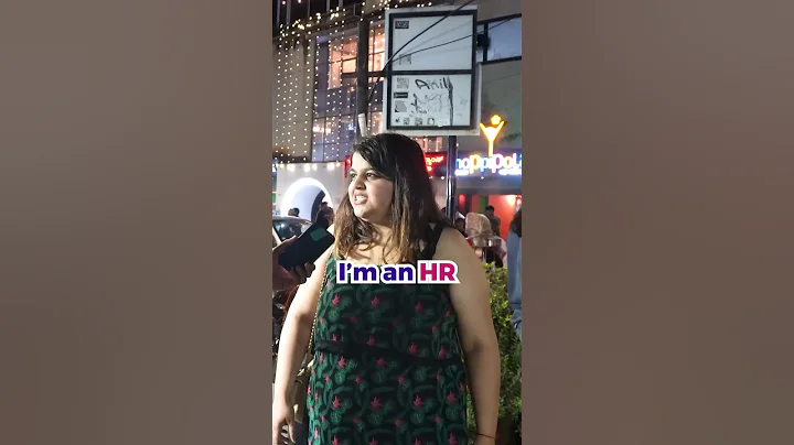 How much does an HR make?