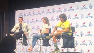 Superman & Lois Q&A GalaxyCon Raleigh 2021: "How do you make Superman fly?"