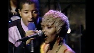 Young MC • Bust a Move • (Live, Letterman 1990) • Stereo