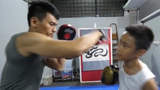 BOXING!! BOOM!! KETONJOK 😱 (Learning English with Azka Corbuzier)