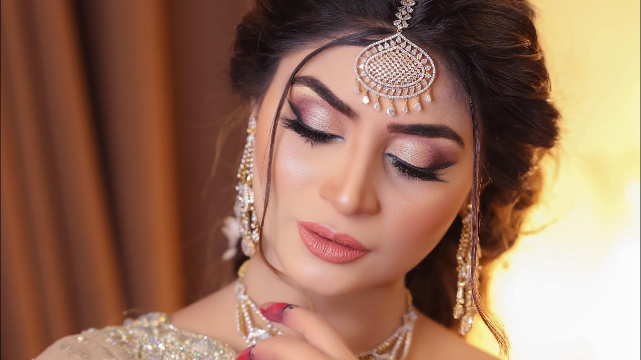 Zoya Nasir Famous Darama Actor | Walima bridal makeup tutorial |