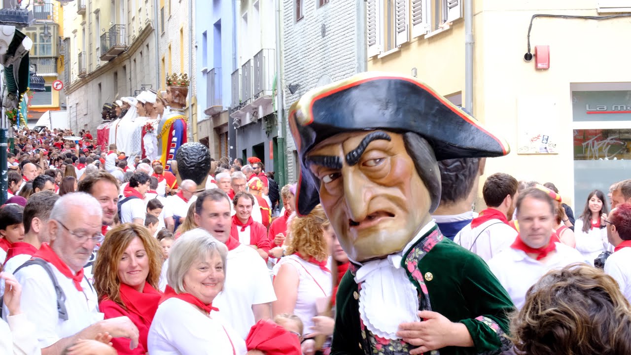 9 de julio. Gigantes de Pamplona. Iruñeko erraldoiak. San Fermín.
