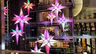 Christmas in New York 2016. Part 6: City Sidewalks, Dressed in Holiday Style