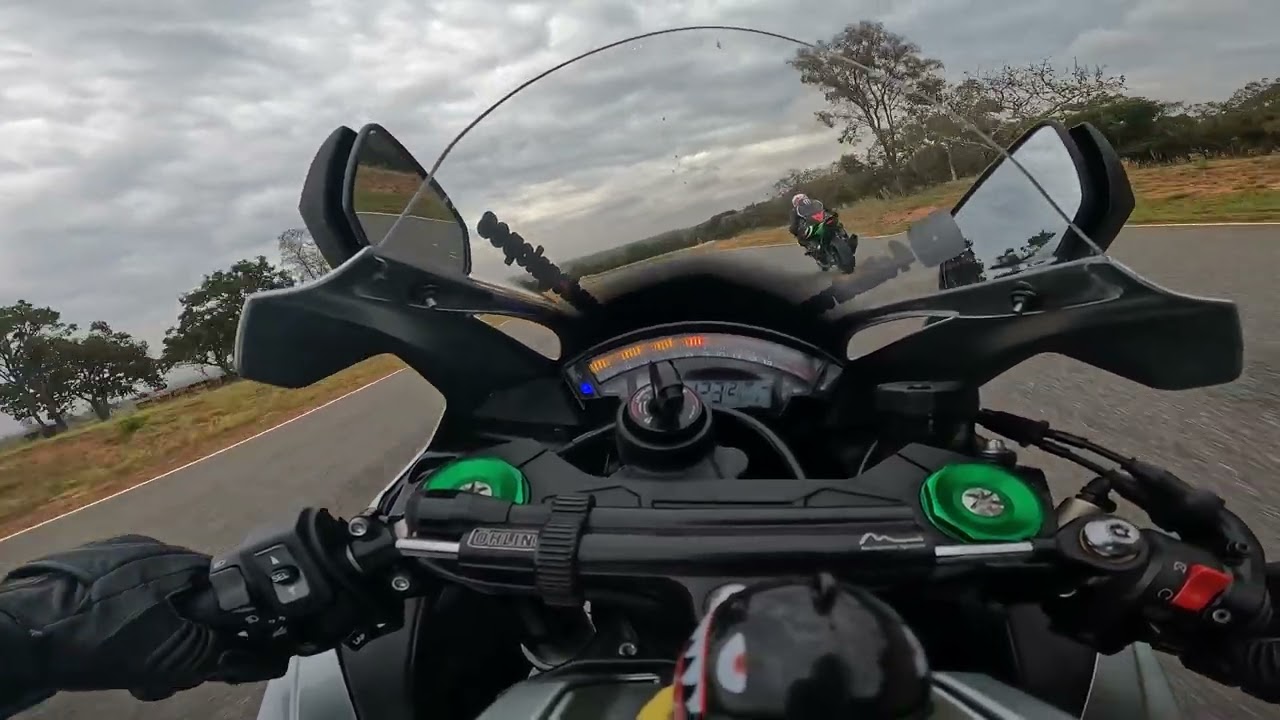 KAWASAKI NINJA ZX10R ACELERANDO NO AUTÓDROMO CIRCUITO DOS CRISTAIS - CURVELO