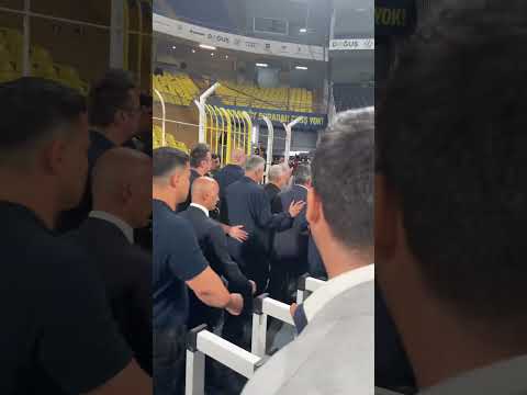 Başkanlık Yarışını Kaybeden Ali Koç Un Stadyumdan Ayrılırken Son Görüntüsü