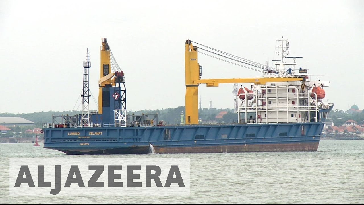 بيع حطام سفن الحرب العالمية الثانية كخردة في إندونيسيا