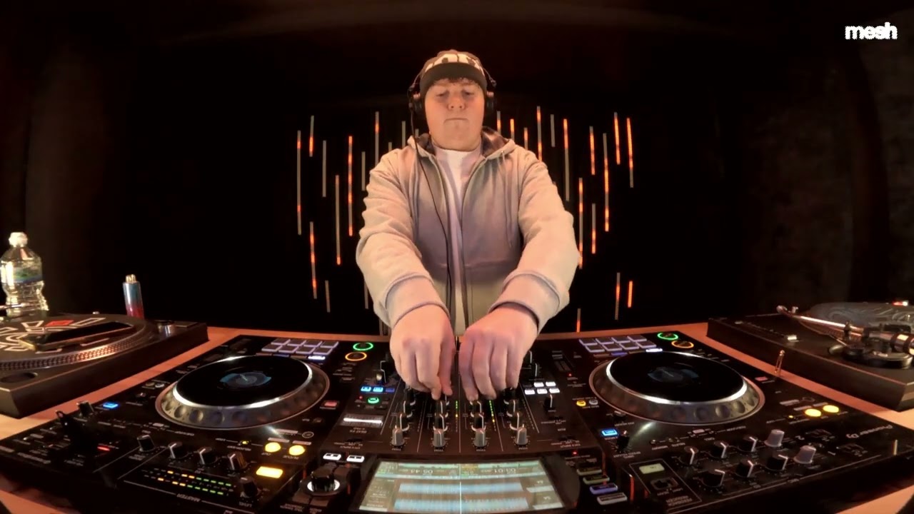 Frequency Shift w⁄ SGT – 2026-01-06 – Mesh Radio – Part 1