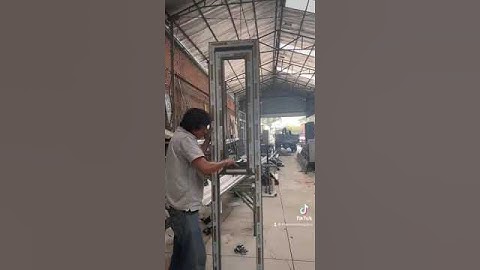 CỬA TRƯỢT LÊN XUỐNG