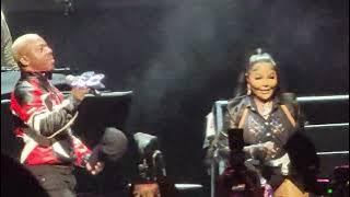 Lil Kim and Sisqó perform the hit 'How Many Licks'