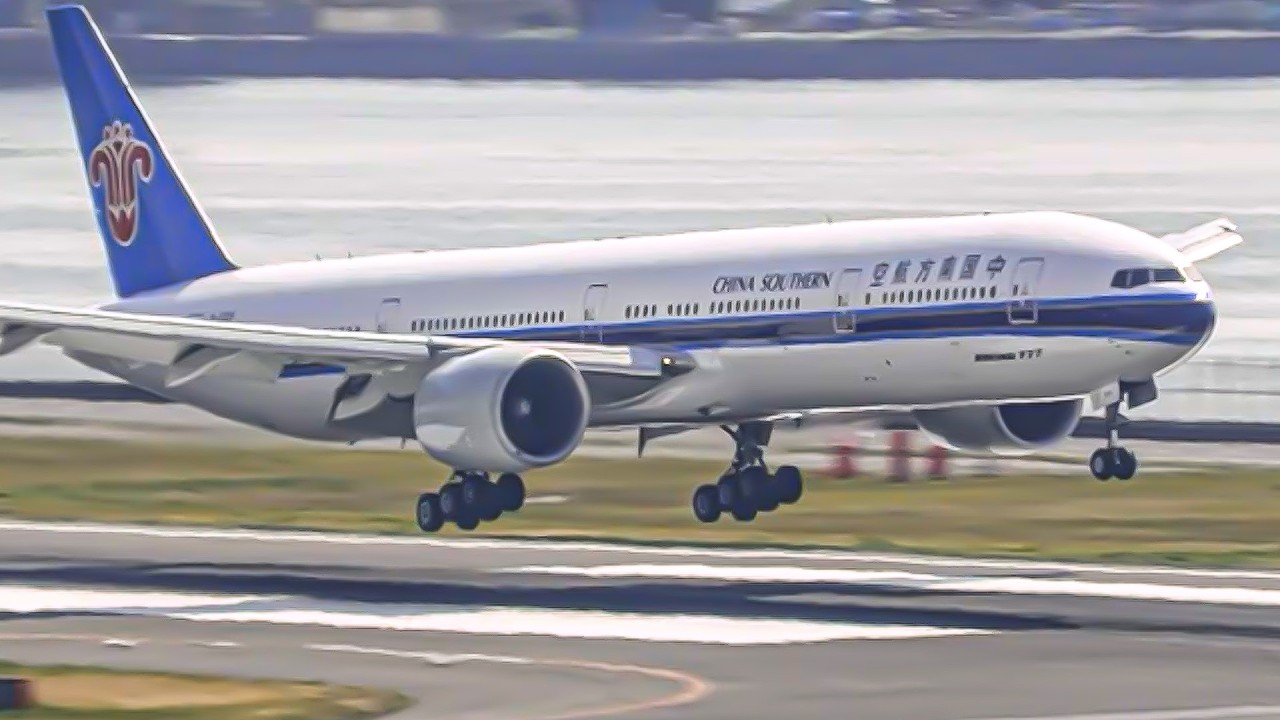 CLOSE UP TAKEOFFS AND LANDINGS at HANEDA AIRPORT [HND/RJTT]