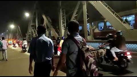 #vivekanandsetu Down,dankuni -Sealdah local train passing bally 🌉.bridge.