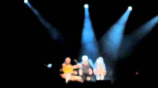 Miniatura del video "Crosby Stills & Nash - North Country Girl LIVE Cork 2009"