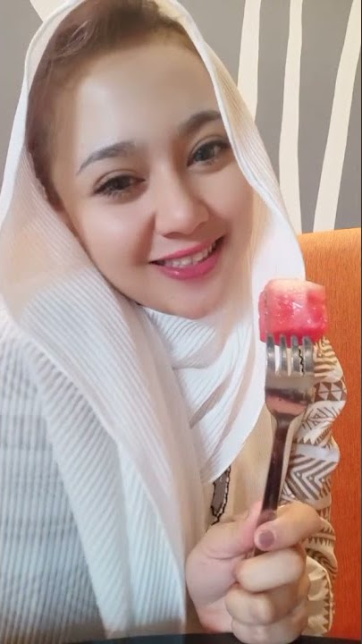 Jilbab cantik ahli memainkan lidah bikin g nahan euyy