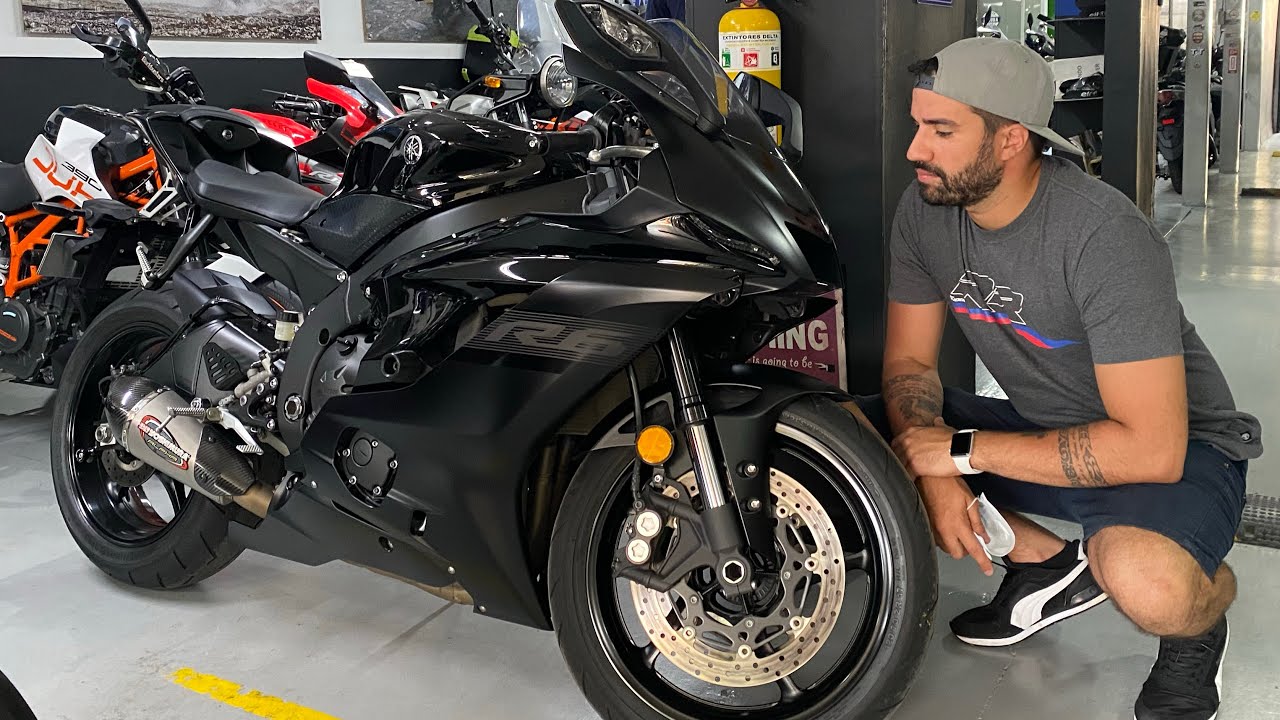 A MOTO CARENADA QUE NÃO TEM NO BRASIL E É SUCESSO NA COLÔMBIA
