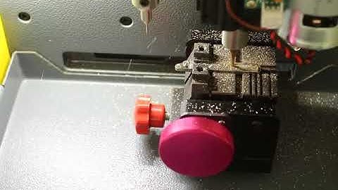 Using VA2 key clamp cut Peugeot Citroen keys on SEC-E9 key machine