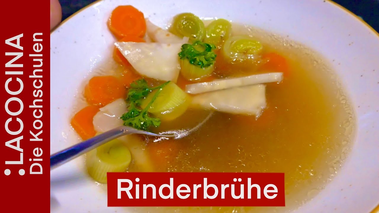 Rinderbrühe aus Knochen selber kochen. Dazu Backerbsen \u0026 Flädle. Rezept