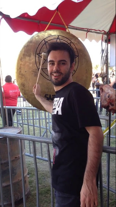 Ringing the Slipknot gong