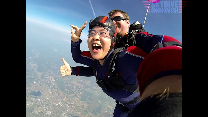 Jennifer Fifield's Tandem skydive!