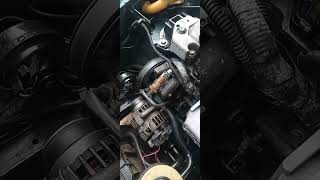 Renauld Megane classif sueña  feo despues de reventar correa de servicio